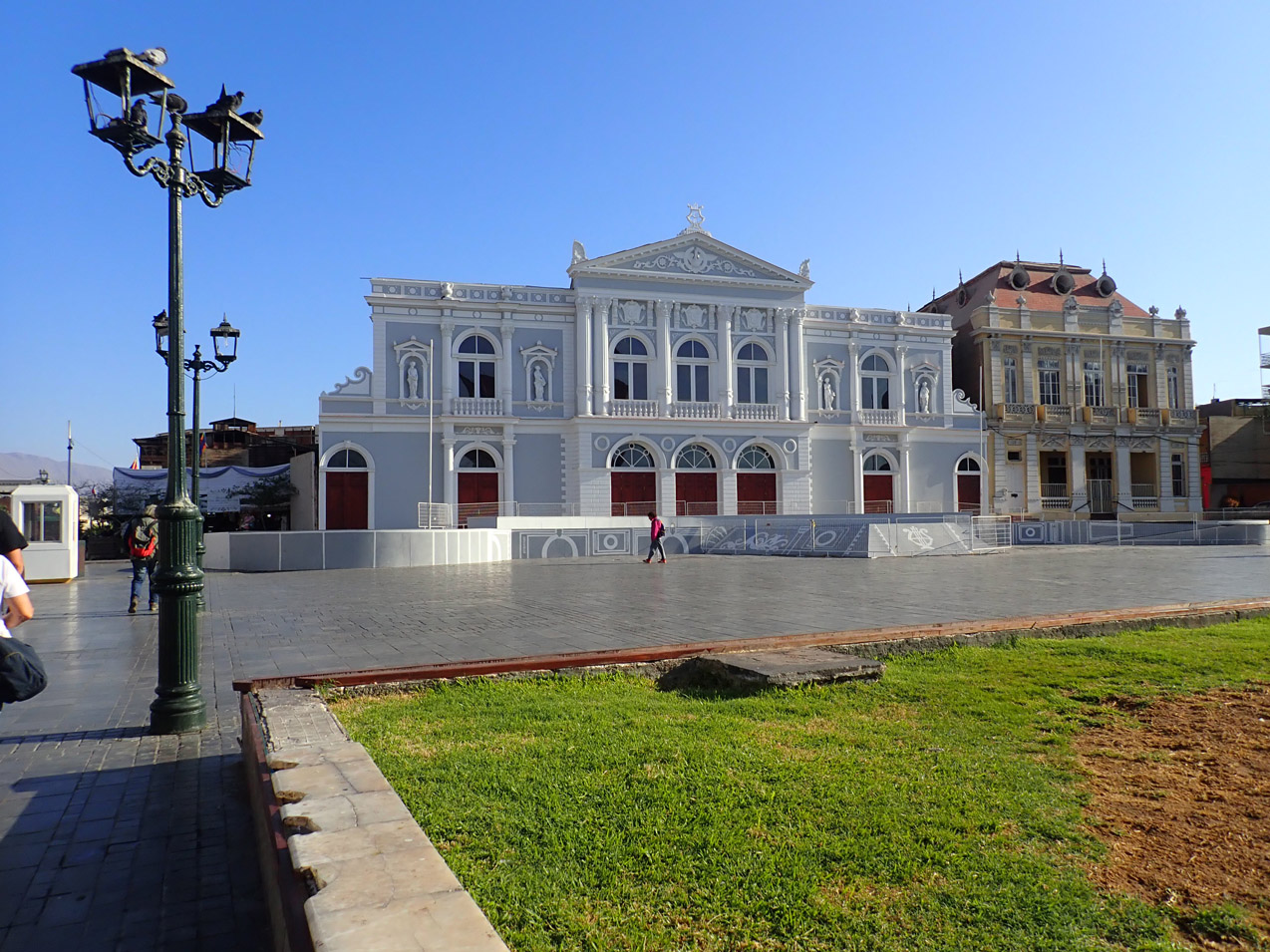 El Teatro Municipal, inaugurado en 1890, durante la época del auge del salitre (Nitrato de Chile).