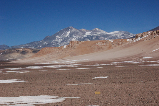 Ignimbritas del Plioceno, camino a la Laguna Verde.