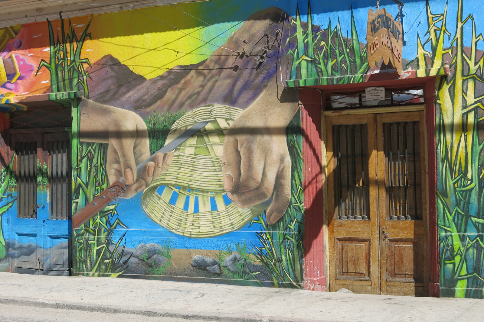 Murales en el pueblo de Paihuano.