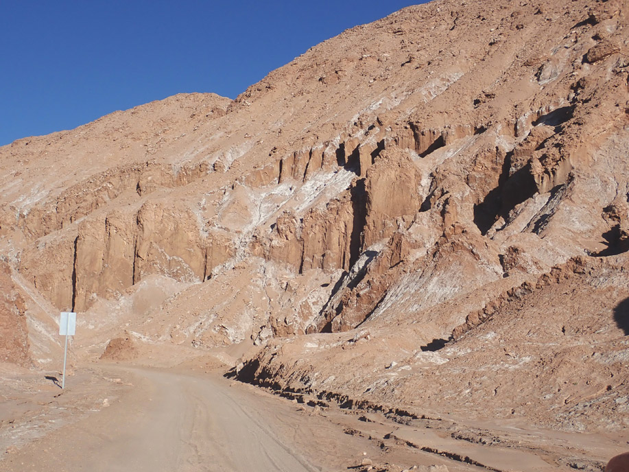Cordillera de la Sal, entrada al Valle de Marte: Formación San Pedro (Oligoceno superior-Mioceno inferior).