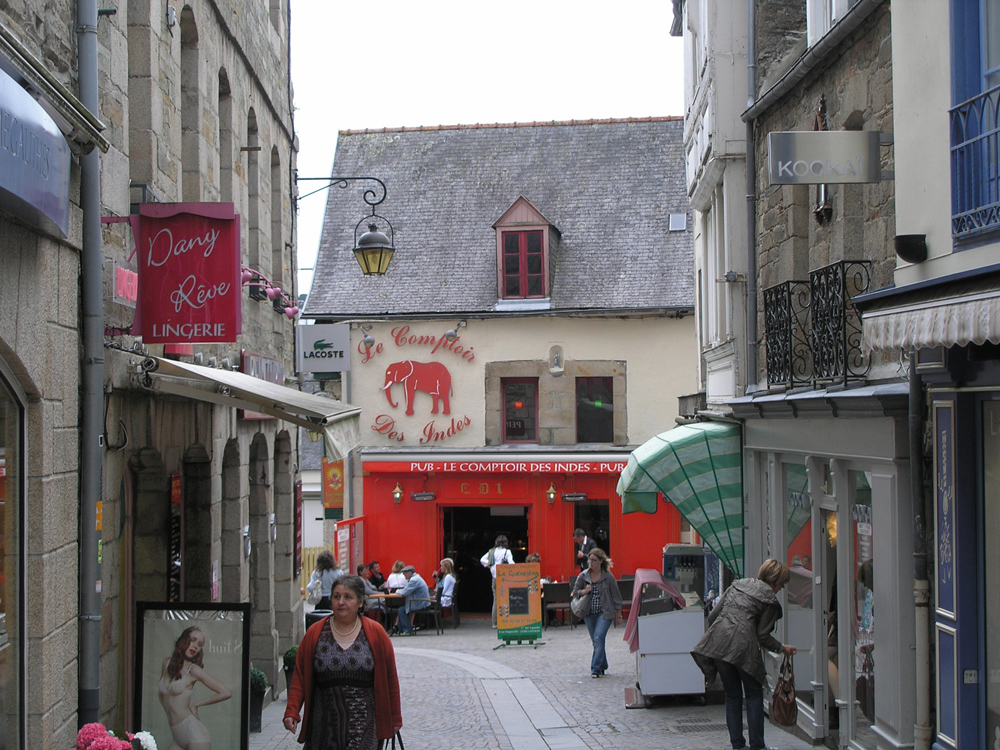 Avanzadilla hindú en Lannion.
